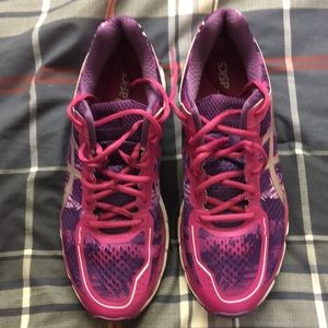 ASICS gel kayano 22 in a size 12.5 US/45 EU. EUC.